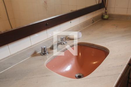 Casa à venda com 290m², 4 quartos e 3 vagasBanheiro Social