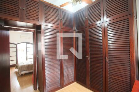 Casa à venda com 290m², 4 quartos e 3 vagasCloset da Suíte 1