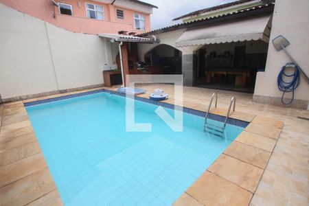 Casa à venda com 290m², 4 quartos e 3 vagasPiscina