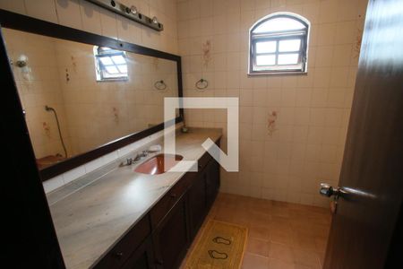 Casa à venda com 290m², 4 quartos e 3 vagasBanheiro Social