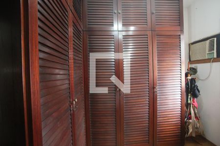 Casa à venda com 290m², 4 quartos e 3 vagasCloset da Suíte 1