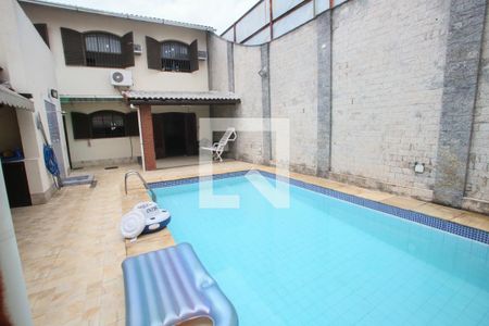 Casa à venda com 290m², 4 quartos e 3 vagasPiscina