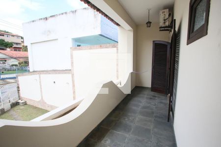 Casa à venda com 290m², 4 quartos e 3 vagasVaranda da Suíte 1