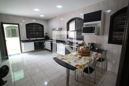 Casa à venda com 290m², 4 quartos e 3 vagasCozinha