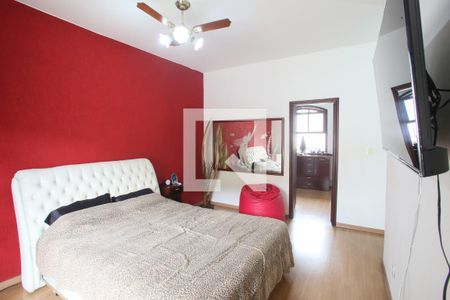 Casa à venda com 290m², 4 quartos e 3 vagasQuarto Suíte 1