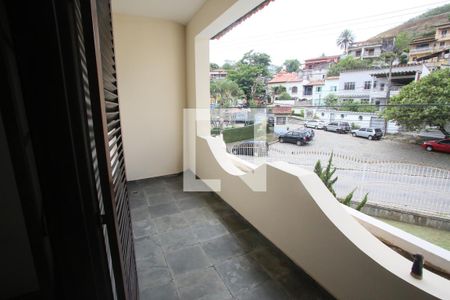 Casa à venda com 290m², 4 quartos e 3 vagasVaranda da Suíte 1