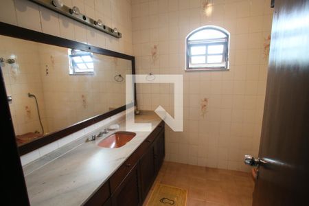 Casa à venda com 290m², 4 quartos e 3 vagasBanheiro Social