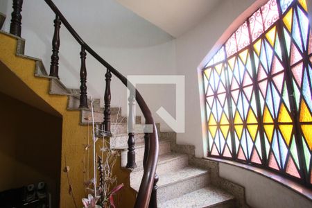 Casa à venda com 290m², 4 quartos e 3 vagasEscada