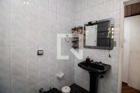 Casa à venda com 130m², 3 quartos e 2 vagasBanheiro 
