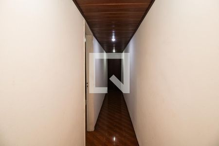 Casa à venda com 130m², 3 quartos e 2 vagasCorredor