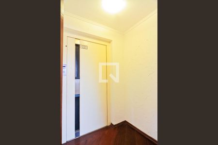 Apartamento à venda com 160m², 3 quartos e 2 vagas Apartamento à venda com 160m², 3 quartos e 2 vagasHall de entrada