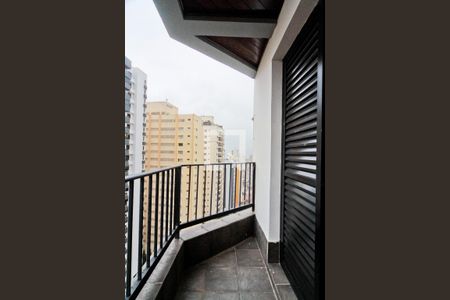 Apartamento à venda com 160m², 3 quartos e 2 vagas Apartamento à venda com 160m², 3 quartos e 2 vagasVaranda