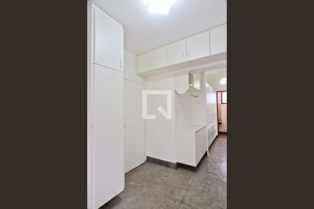 Apartamento à venda com 160m², 3 quartos e 2 vagas Apartamento à venda com 160m², 3 quartos e 2 vagasÁrea de Serviço