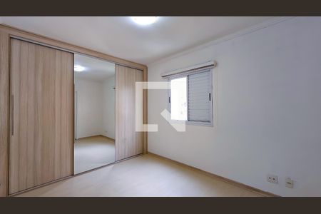 Suíte de apartamento para alugar com 2 quartos, 61m² em Jardim Tupanci, Barueri