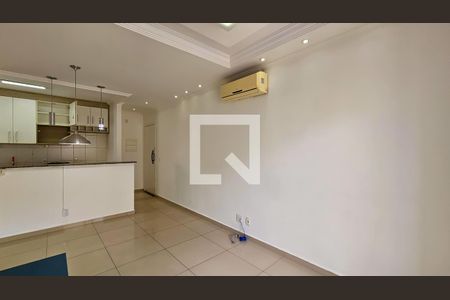 Sala de apartamento para alugar com 2 quartos, 61m² em Jardim Tupanci, Barueri