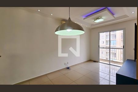 Sala de apartamento para alugar com 2 quartos, 61m² em Jardim Tupanci, Barueri