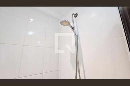Chuveiro de apartamento para alugar com 2 quartos, 61m² em Jardim Tupanci, Barueri