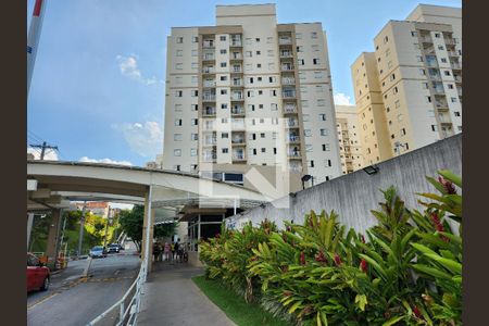Fachada de apartamento para alugar com 2 quartos, 61m² em Jardim Tupanci, Barueri