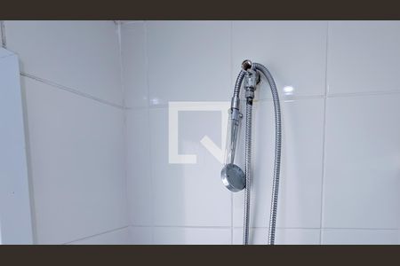 Chuveiro de apartamento para alugar com 2 quartos, 61m² em Jardim Tupanci, Barueri