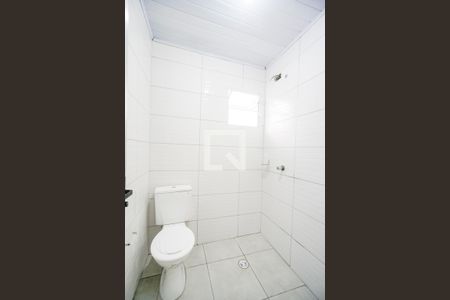 Banheiro social de kitnet/studio para alugar com 1 quarto, 20m² em Vila Aricanduva, São Paulo