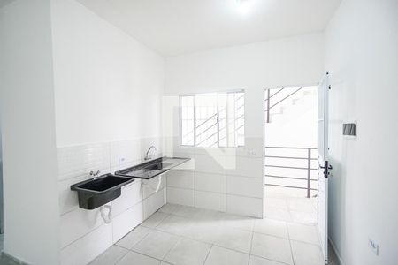 Cozinha e área de serviço de kitnet/studio para alugar com 1 quarto, 20m² em Vila Aricanduva, São Paulo