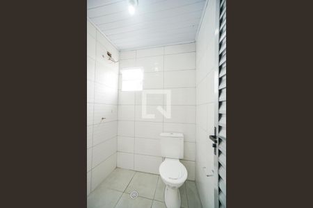 Banheiro social de kitnet/studio para alugar com 1 quarto, 24m² em Vila Aricanduva, São Paulo