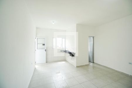 Sala quarto e cozinha de kitnet/studio para alugar com 1 quarto, 24m² em Vila Aricanduva, São Paulo