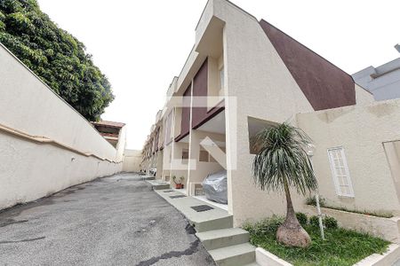 Casa de condomínio à venda com 73m², 3 quartos e 1 vaga Casa de condomínio à venda com 73m², 3 quartos e 1 vagaÁrea Externa