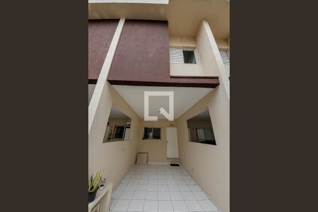 Casa de condomínio à venda com 73m², 3 quartos e 1 vaga Casa de condomínio à venda com 73m², 3 quartos e 1 vagaEntrada