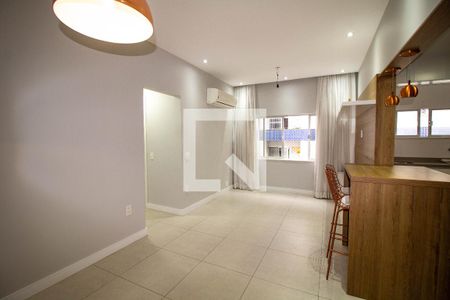 Sala de apartamento à venda com 2 quartos, 70m² em Tijuca, Rio de Janeiro