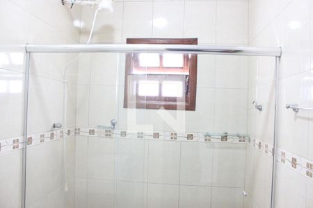 Casa para alugar com 330m², 3 quartos e 3 vagasBanheiro corredor