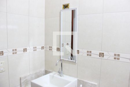 Casa para alugar com 330m², 3 quartos e 3 vagasBanheiro corredor