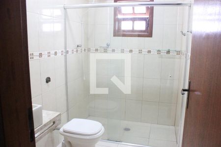 Casa para alugar com 330m², 3 quartos e 3 vagasBanheiro corredor