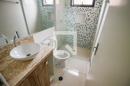 Banheiro Corredor de apartamento para alugar com 2 quartos, 72m² em Jardim Maria Rosa, Taboão da Serra