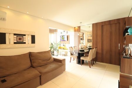 Sala de apartamento para alugar com 3 quartos, 85m² em Santa Mônica, Uberlândia