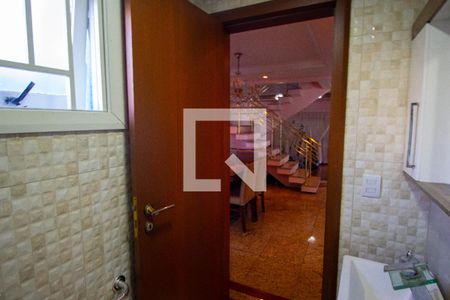 Casa à venda com 250m², 4 quartos e 6 vagasBanheiro 2