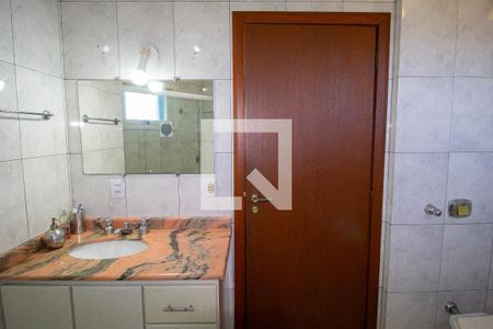 Casa à venda com 250m², 4 quartos e 6 vagasBanheiro