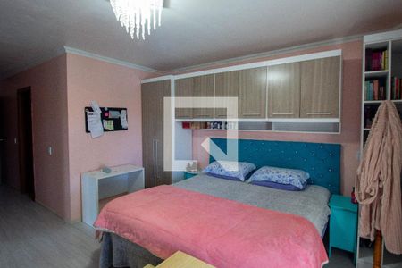 Casa à venda com 250m², 4 quartos e 6 vagasQuarto Suíte