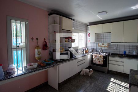 Casa à venda com 250m², 4 quartos e 6 vagasCozinha