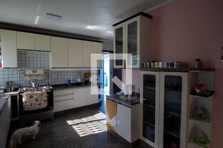 Casa à venda com 250m², 4 quartos e 6 vagasCozinha