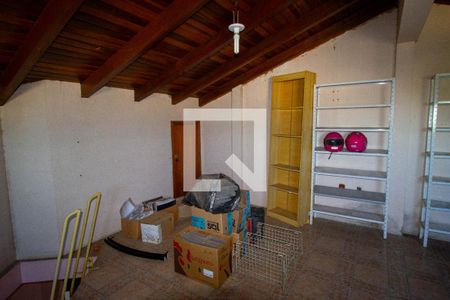 Casa à venda com 250m², 4 quartos e 6 vagasSótão