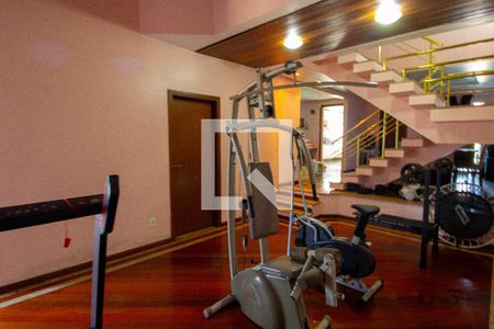 Sala de casa à venda com 4 quartos, 250m² em Niterói, Canoas