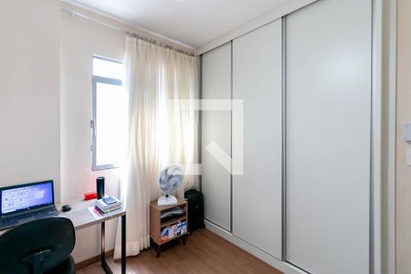 Quarto 1 de apartamento para alugar com 2 quartos, 60m² em Sion, Belo Horizonte
