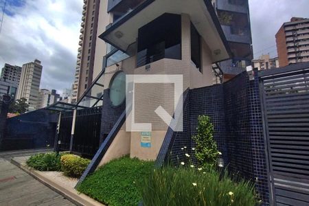 Apartamento à venda com 245m², 4 quartos e 4 vagasFachada