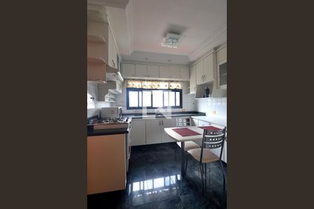 Apartamento à venda com 245m², 4 quartos e 4 vagasCozinha