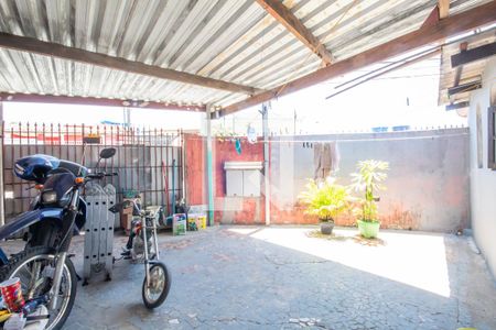 Casa à venda com 341m², 4 quartos e 4 vagas Casa à venda com 341m², 4 quartos e 4 vagasGaragem (Casa 1)