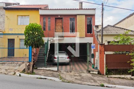 Casa para alugar com 150m², 2 quartos e 1 vaga Casa para alugar com 150m², 2 quartos e 1 vagaFachada