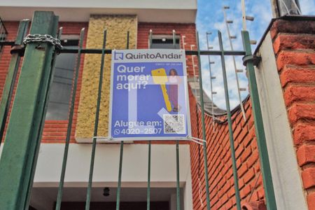 Casa para alugar com 150m², 2 quartos e 1 vaga Casa para alugar com 150m², 2 quartos e 1 vagaFachada