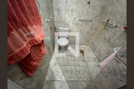 Casa à venda com 88m², 3 quartos e 2 vagasBanheiro da Suíte 2