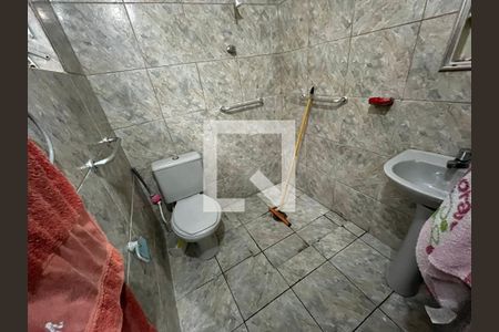 Casa à venda com 88m², 3 quartos e 2 vagasBanheiro da Suíte 2